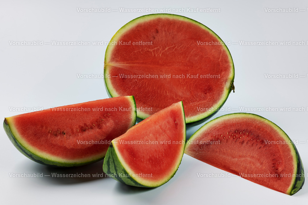 frisch Aufgeschnittene Wassermelohne mit roten Fruchtfleisch | frisch Aufgeschnittene Wassermelohne mit roten Fruchtfleisch. Produktfoto - Realisiert mit Pictrs.com