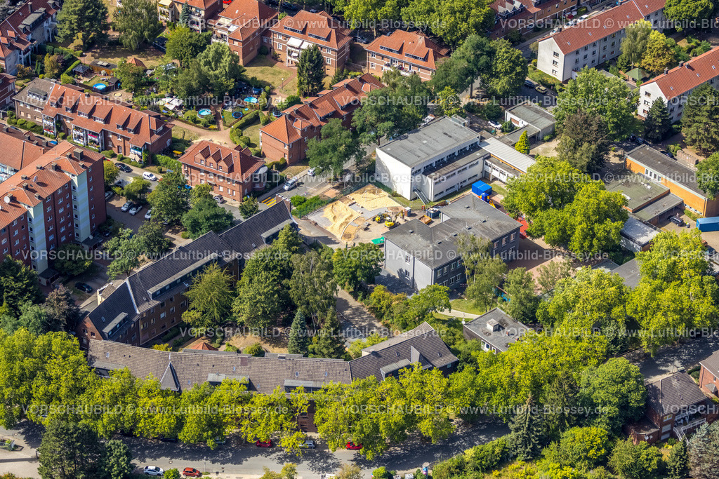 Oberhausen220800774 | Luftbild, Erich Kästner-Schule mit Baustelle, Spielplatz Waisenhausstraße,
Osterfeld, Oberhausen, Ruhrgebiet, Nordrhein-Westfalen, Deutschland