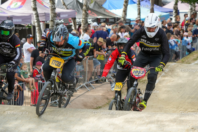 DM_BMX_Race_2025-07299 | Fotogalerie von Thomas Dettweiler mit Eventbildern und lizenzfreien Fotos. Perfekt als Wandbild, für Büro, Website oder private Nutzung. - Realisiert mit Pictrs.com