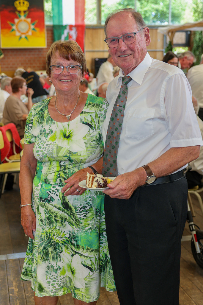 top-top.de-250704-074 | Foto, Video, Fotografie, Videografie, Fotobox, DJ, Discjockey, Musik, Musikbox, Veranstaltung, Photobooth, Amazon, Ebay, Buchtipp, Bestseller, Autor, Verlag, Buch, Wesel, Hamminkeln, NRW, Dinslaken, Rees, Drohne, Hochzeit, Party, Fotobox, Wesel, Fotograf