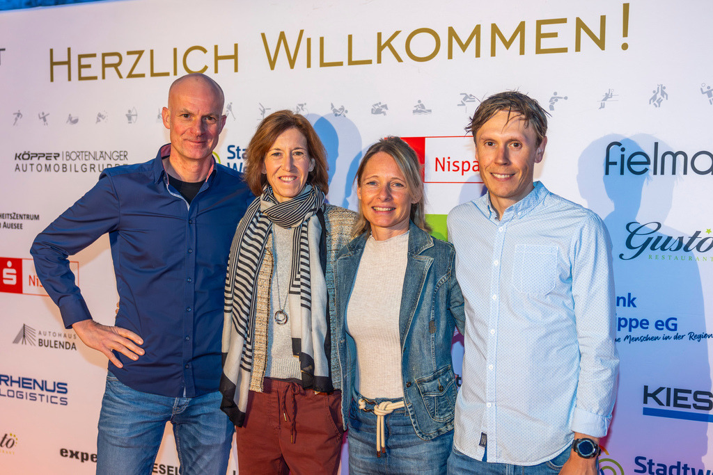 top-top.de 260306-255 | Foto, Video, Fotografie, Videografie, Fotobox, DJ, Discjockey, Musik, Musikbox, Veranstaltung, Photobooth, Amazon, Ebay, Buchtipp, Bestseller, Autor, Verlag, Buch, Wesel, Hamminkeln, NRW, Dinslaken, Rees, Drohne, Hochzeit, Party, Fotobox, Wesel, Fotograf