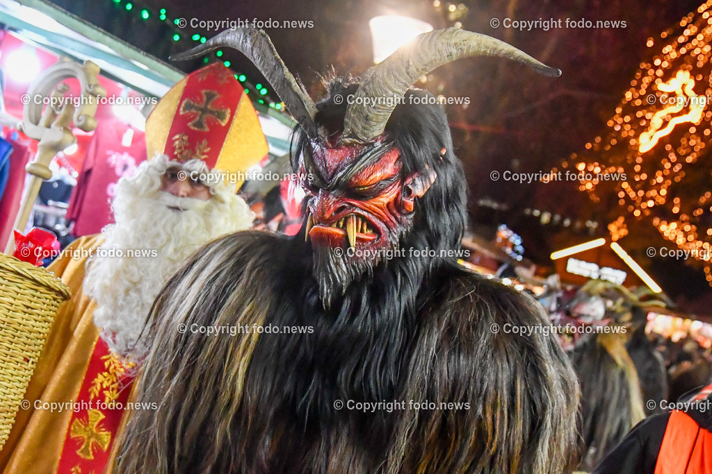 Perchten_ Christkindlmarkt Linz Volksgarten_ 14.12.2022-20 | 14.12.2022, Linz, AUT, Christkindlmarkt Volksgarten Linz, im Bild Perchtenlauf der Linzer Perchten 2022