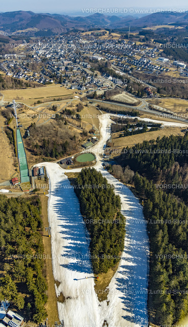 Winterberg220303419 | Luftbild, St. Georg Sprungschanze mit Schneepiste und Sommerrodelbahn SchanzenWirbel, Winterberg, Sauerland, Nordrhein-Westfalen, Deutschland