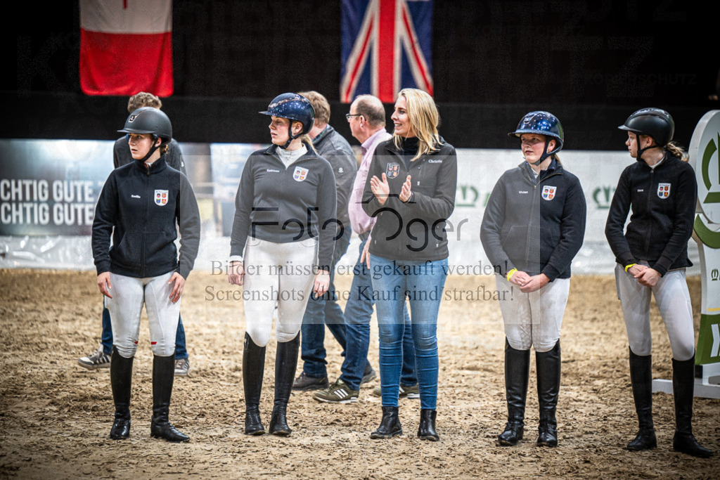 DOS_0040 | Entdecke hochwertige Reitturnierfotos von Foto Oger. Professionell, emotional und authentisch – jetzt Lieblingsmomente im Shop bestellen.Deutschlandweite Turnierfotografie. - Realisiert mit Pictrs.com