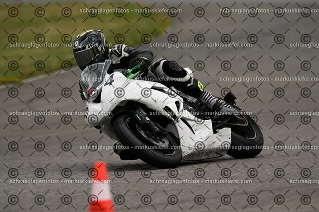 25bt02-1654 | markuskiefer.com - Realisiert mit Pictrs.com