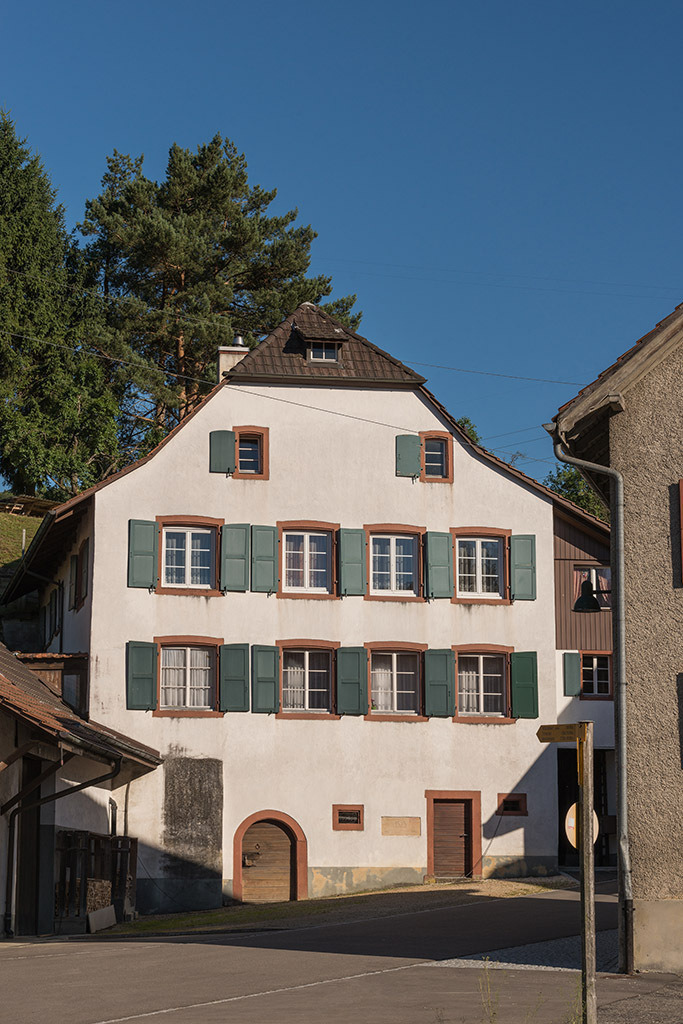 "Spittel" in der Mühlegasse | in Ziefen, Baselland, Schweiz. - Realisiert mit Pictrs.com