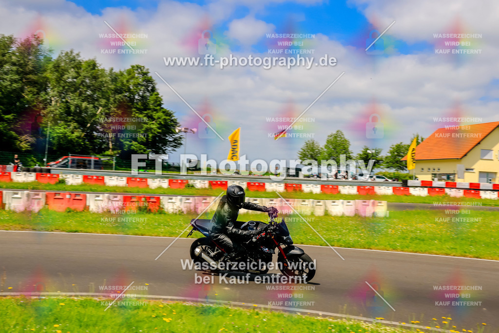 VBK-8180 | Hier findet Ihr Bilder von Touristenfahrten auf der Nürburgring Nordschleife oder von anderen Veranstaltungen die ich besucht habe. Viel Spass beim Durch Schauen 