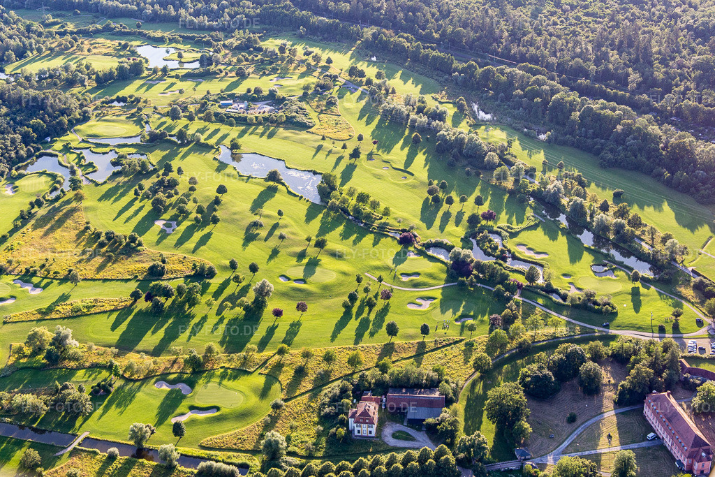 Luftbild: Golfplatz Hofgut Scheibenhardt AG im Ortsteil Beiertheim-Bulach in Karlsruhe im Bundesland Baden-Württemberg in Deutschland. Foto: IMG_142310.jpg vom 07.07.2024 durch Werner Riehm/FLY-FOTO.deWWW.HOFGUT-SCHEIBENHARDT.DE