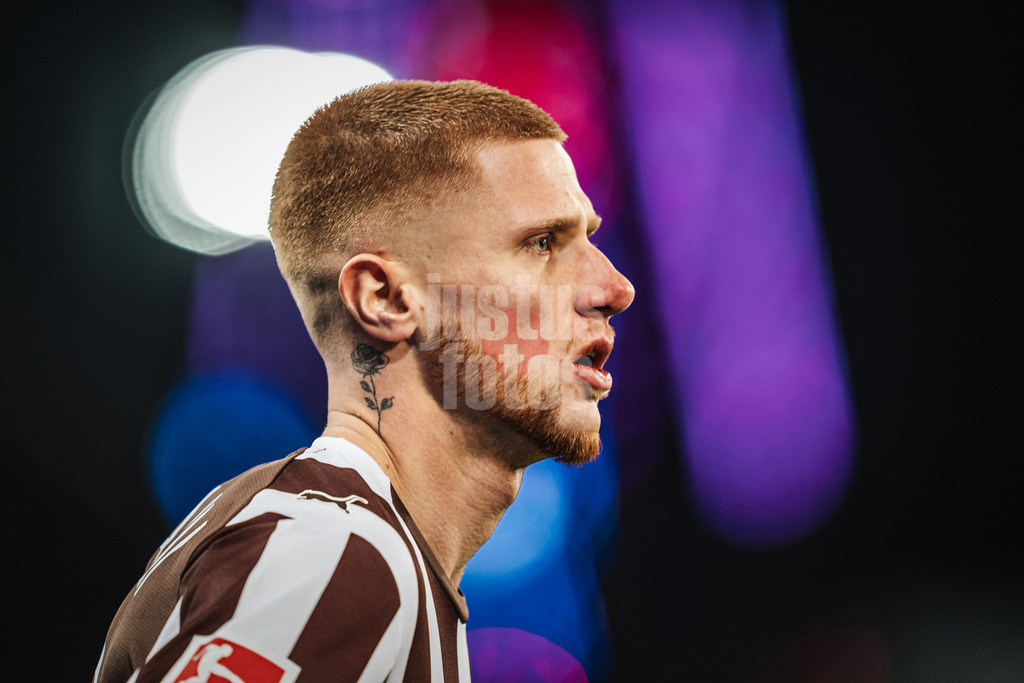 Fußball | Männer | Saison 2025/2026  | Fußball-Bundesliga | 11. Spieltag | FC St. Pauli vs. 1. FC Union Berlin | 23.11.2025 | Louis Oppie (#23, FC St. Pauli)