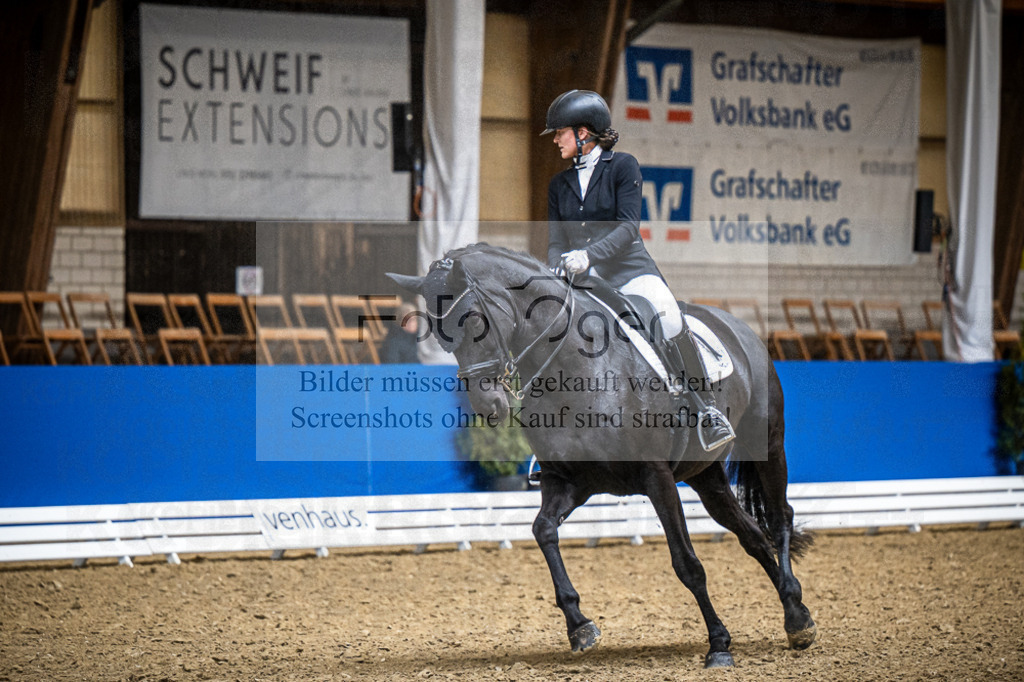 DOS_2795 | Entdecke hochwertige Reitturnierfotos von Foto Oger. Professionell, emotional und authentisch – jetzt Lieblingsmomente im Shop bestellen.Deutschlandweite Turnierfotografie. - Realisiert mit Pictrs.com