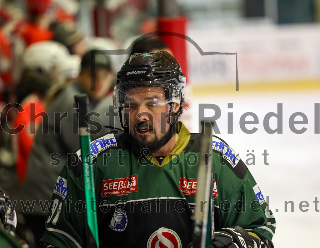 2022-12-02_038_TSV_Erding_gegen_EV_Pegnitz | Erding, Deutschland, 02.12.2022:
Eishockey, Bayernliga 2022 / 2023, 17. Spieltag, TSV Erding gegen EV Pegnitz, Endergebnis: 9:3

Rudolf Lorenz (Erding Gladiators, #91)

Foto: Christian Riedel / fotografie-riedel.net