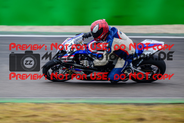 MaZZes_Fotomatrix_20240923_6007705_5574 | Fotograf Mathias Schmid
Sportfotograf,
Eventfotograf,
Hochzeitsfotograf,
Portraitfotograf