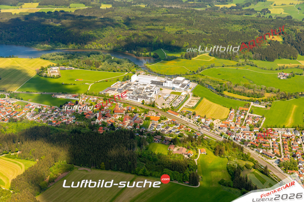 Das Luftbild zeigt :  Biessenhofen - Die Luftaufnahme wurde 2024 vom UL-Flugzeug aus erstellt ( keine Drohne ) - Hochauflösende Luftaufnahme - Für grossformatige Ausdrucke geeignet. Die Geschenkidee !Mit Lizenz und Bildrechte bestellbar