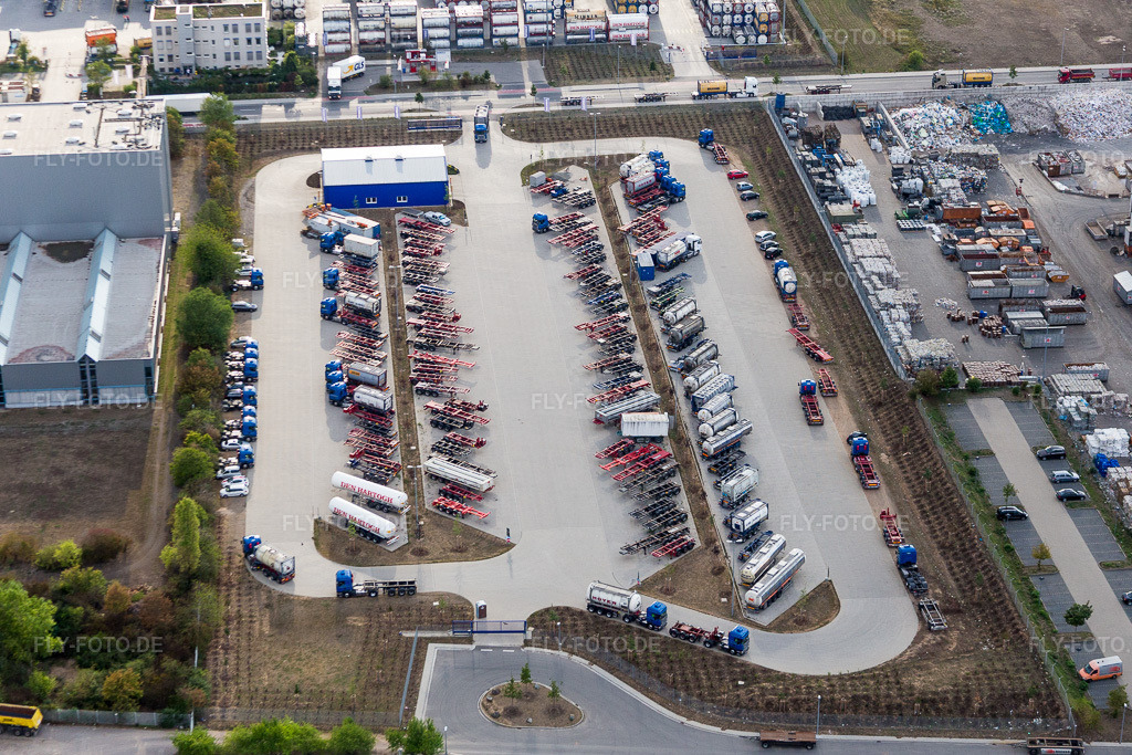 Luftbild: Logistikzentrum auf dem Gelände der Spedition Kube & Kubenz im Industriegebiet Im Langgewann in Worms im Bundesland Rheinland-Pfalz in Deutschland. Foto: IMG_084308.jpg vom 02.09.2015 durch Werner Riehm/FLY-FOTO.de