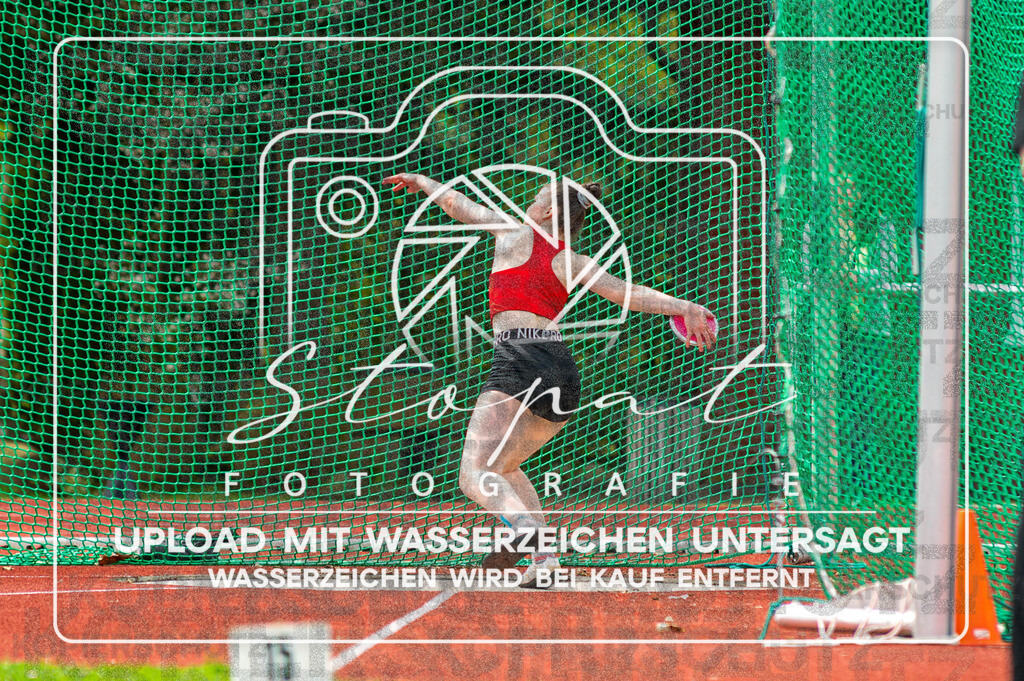 KMHK-1054 | Liv Russmann (TV Jahn Schneverdingen (NI)) bei den Kreismeisterschaften Leichtathletik-Wurf Heidekreis 2026 im Boehmewaldstadion, Soltau (Simon Paul Stopat) - Realisiert mit Pictrs.com