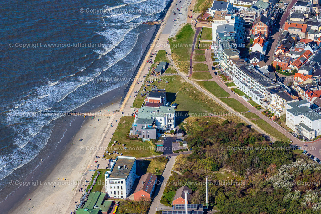 Norderney_Strandhotel_Piqü_ELS_5619091022 | NORDERNEY 09.10.2022 Gebäudekomplex der Hotelanlage " Strandhotel Pique " auf Norderney im Bundesland Niedersachsen, Deutschland. // Hotel complex " Strandhotel Pique " on Norderney in the state Lower Saxony, Germany. Foto: Martin Elsen