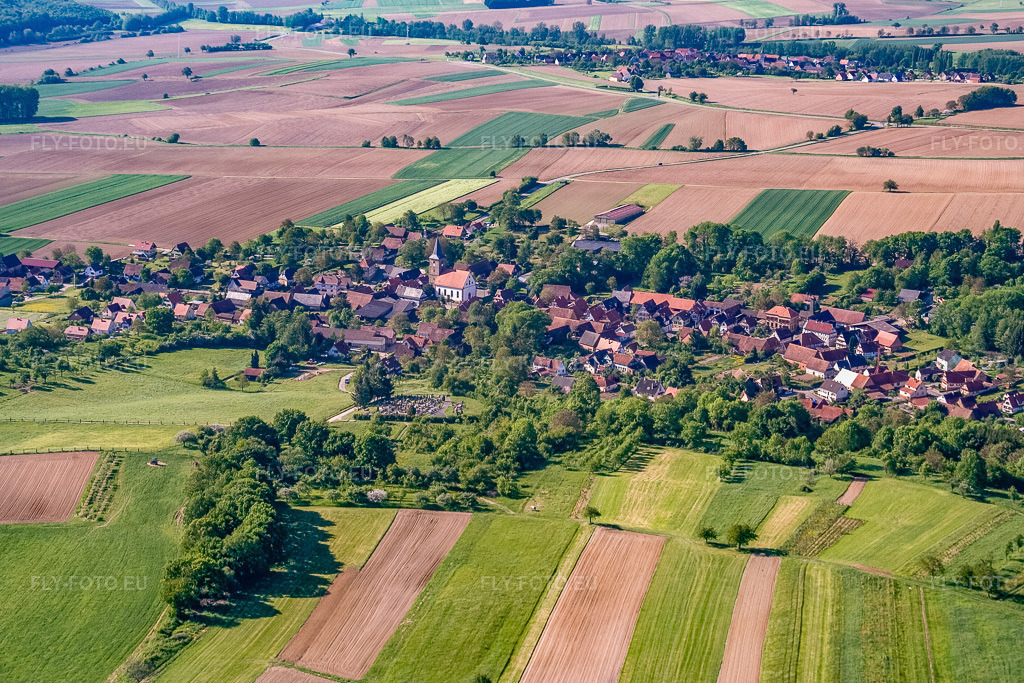 Vue aérienne: Vue de la ville depuis le nord à Drachenbronn-Birlenbach dans le département Bas Rhin, France – .Photo: IMG_10802.jpg prise le 12/05/2008 par Werner Riehm/FLY-FOTO.eu – Résolution de l'original: 3456 x 2304 px