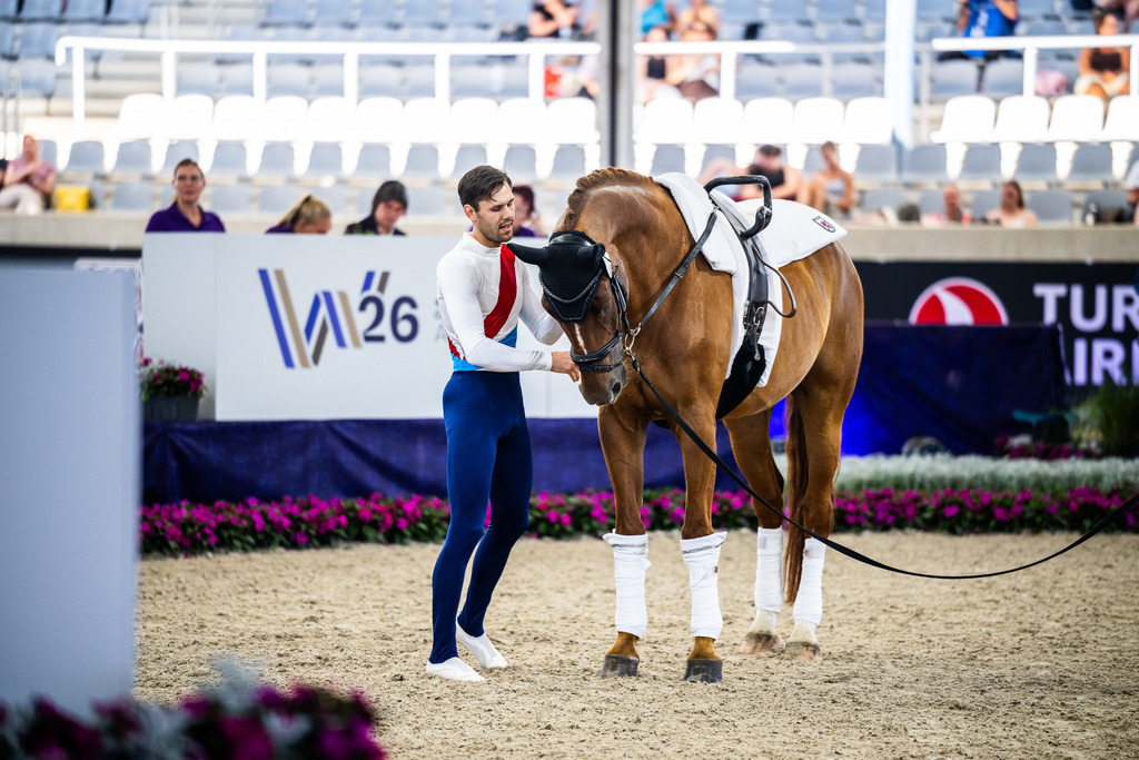 FEI World Championships | Luxembourg Vaulter Philip Bäcker on Ballantine lead by Alexandra Dietrich - Realisiert mit Pictrs.com