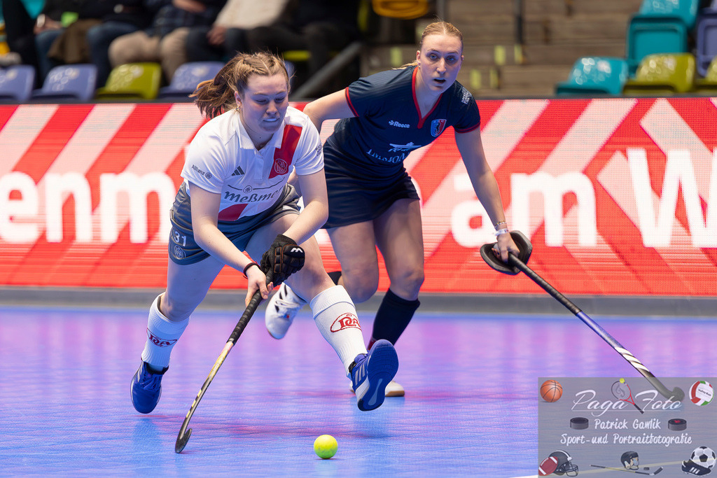 Volvo E.R.B. Final 4 Halbfinale Frauen: Der Club an der Alster - Berlienr HC, 25.01.2025 | Anna Batschko (Der Club an der Alster #31) &amp; Benedetta Marie Wenzel (Berliner HC #21), Der Club an der Alster - Berlienr HC, Frankfurt, Süwag Arena, 25.1.2025 - Realisiert mit Pictrs.com