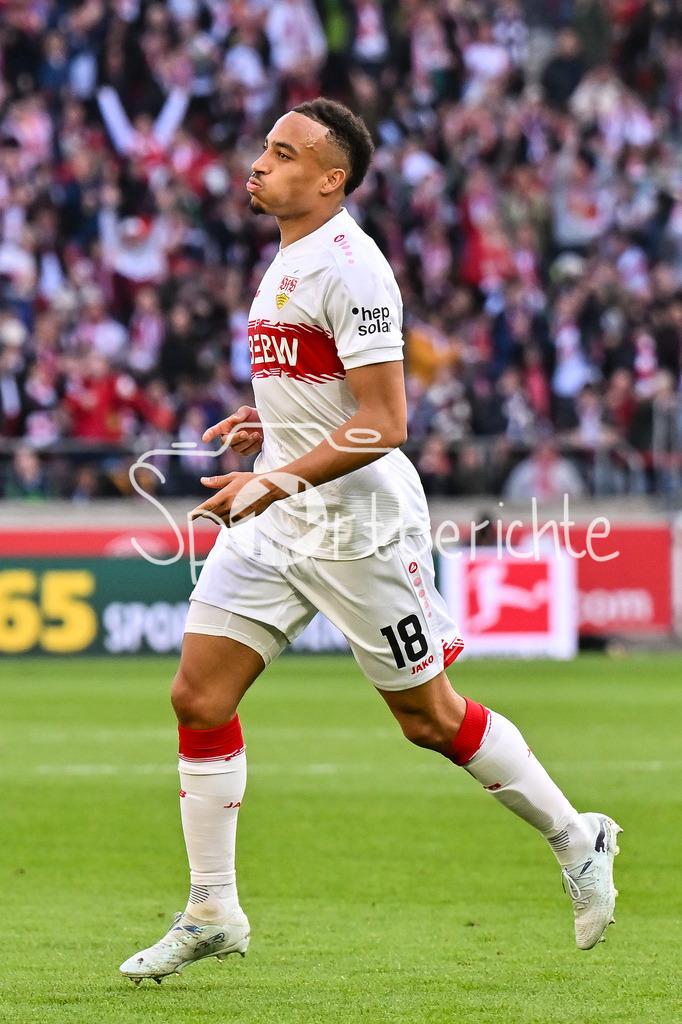 VfB Stuttgart - VfL Wolfsburg | STUTTGART, DEUTSCHLAND - 01. MÄRZ: Jubel der Stuttgarter nach dem Treffer zum 3-0 durch Jamie LEWELING (VfB Stuttgart 18) / Tor / Torschuetze / Freude / Happy während dem Bundesligamatch zwischen dem VfB Stuttgart und dem VfL Wolfsburg am 24. Spieltag in der MHP-Arena / DFL REGULATIONS PROHIBIT ANY USE OF PHOTOGRAPHS AS IMAGE SEQUENCES AND/OR QUASI-VIDEO