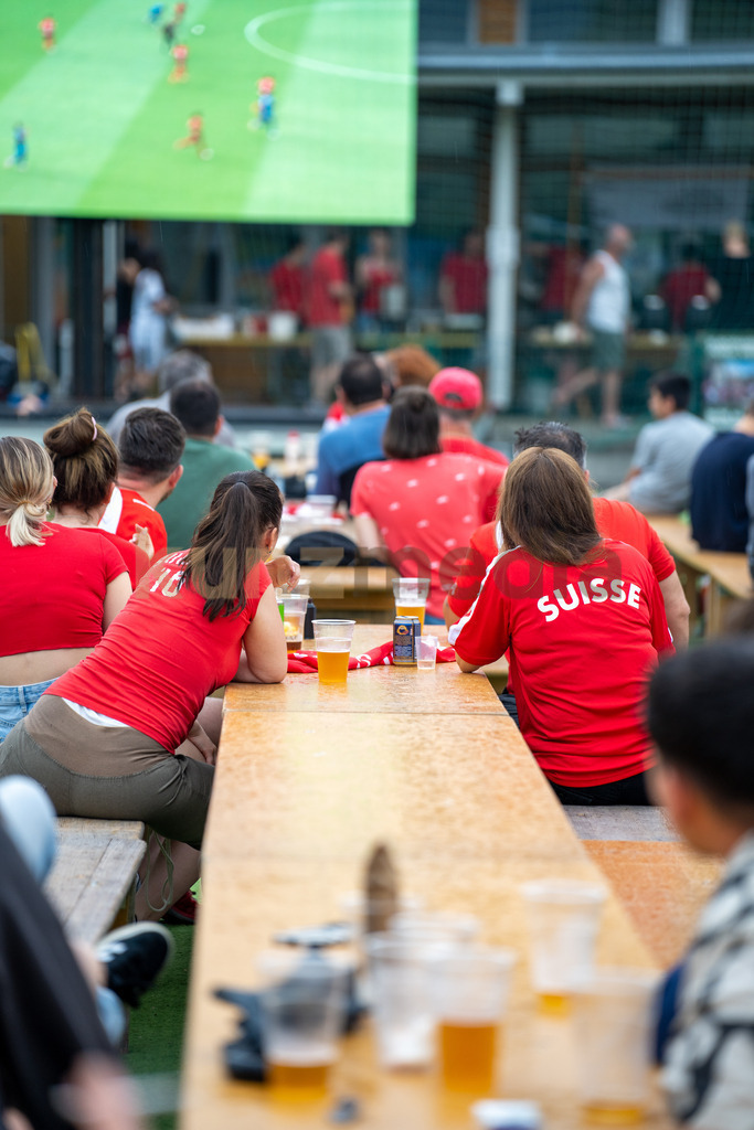 45_Public Viewing Reinach - Achtelfinale Schweiz -Italien EM 2024_kunzmedia.ch | OnlineShop für Bilder kunzmedia.ch