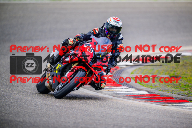 MaZZes_FotoMatrix_240910_6007705_5519 | GELB