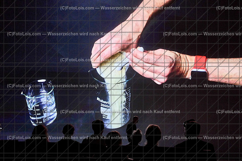 ALP8618_Linz_ARS-Elektr_MH_Nassplattenfotografie_Sandarak | (C)FotoLois.com, Alois Spandl, Linz an der Donau - ARS Elektronica Center, Multimediashow über Nassplattenfotografie von Markus Hofstätter, Fr 13. Oktober 2023.