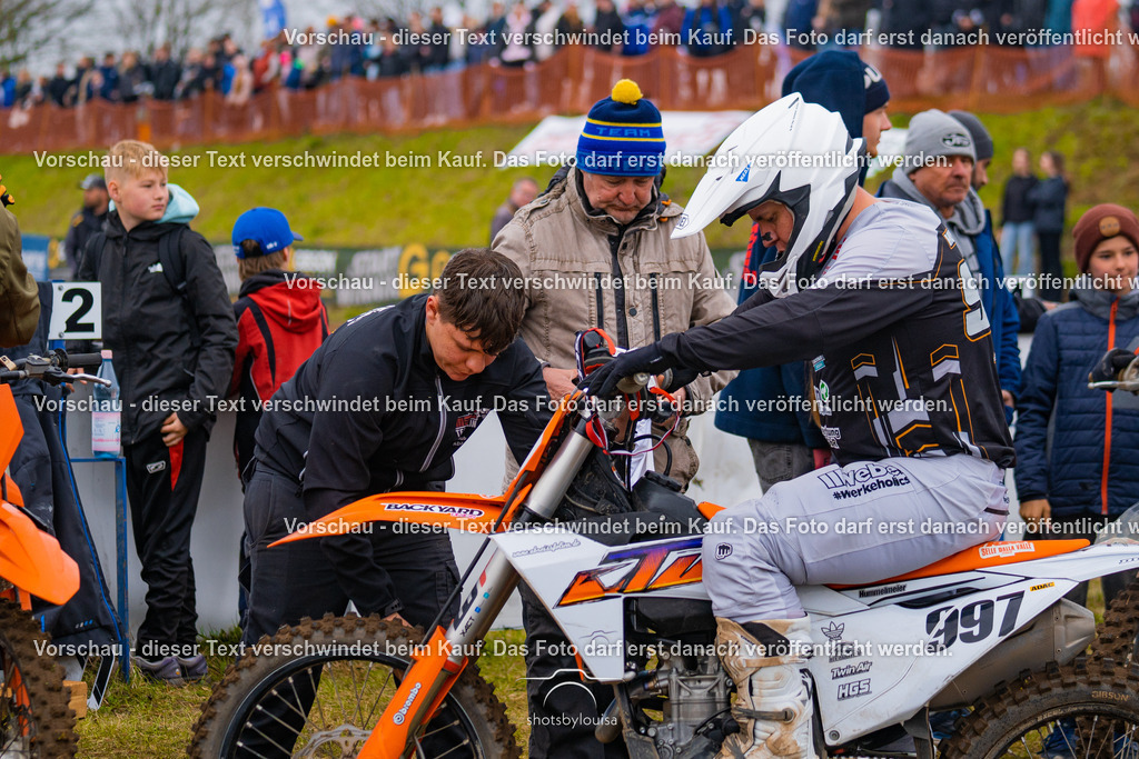 20260412_MCCBensdorf-1498 | Sportfotografin aus Berlin-Brandenburg mit Fokus auf Motocross. Ich halte deine sportliche Leistung und echte Emotionen auf und neben der Strecke professionell fest. Entdecke die Fotos von deinem Rennen und bestelle sie direkt hier im Shop.