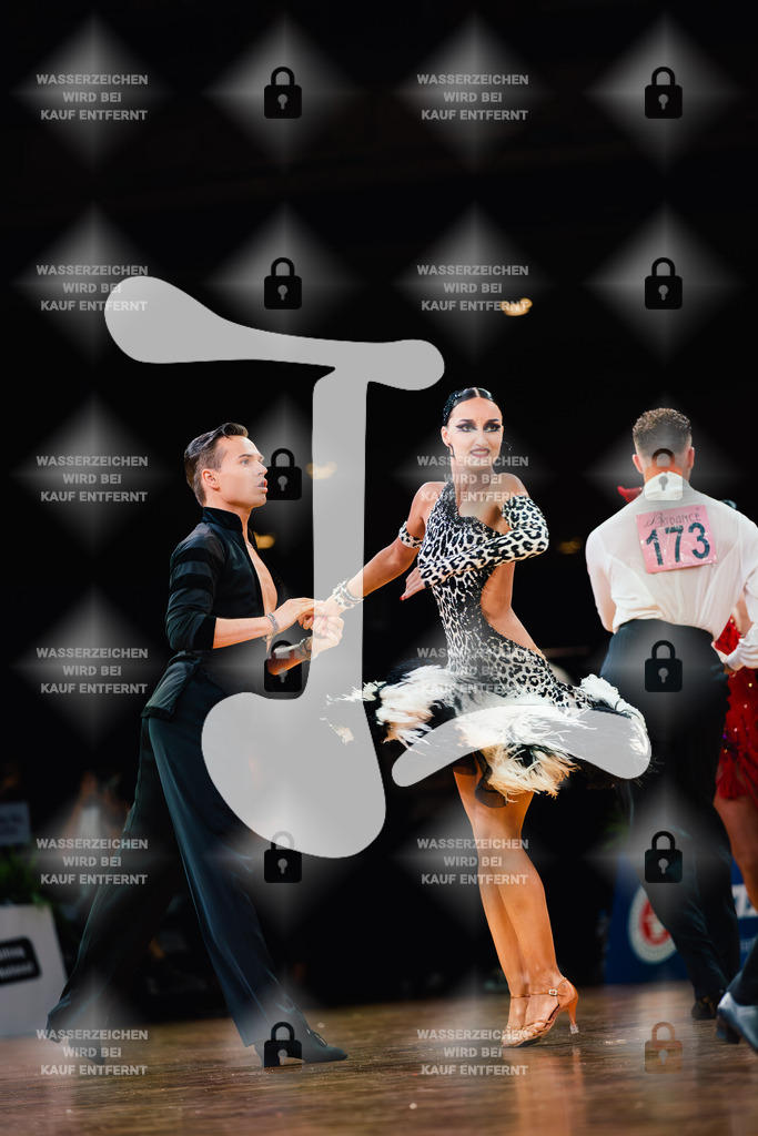 GOC 2025 - WDSF GrandSlam Latin 138th-139th (178) Robin Prause _ Alina Giersbeck (Germany)-2025-08-23-1363 | Webshop for digital downloads and prints of dance sport, event & show photographer Julian Link - Realisiert mit Pictrs.com