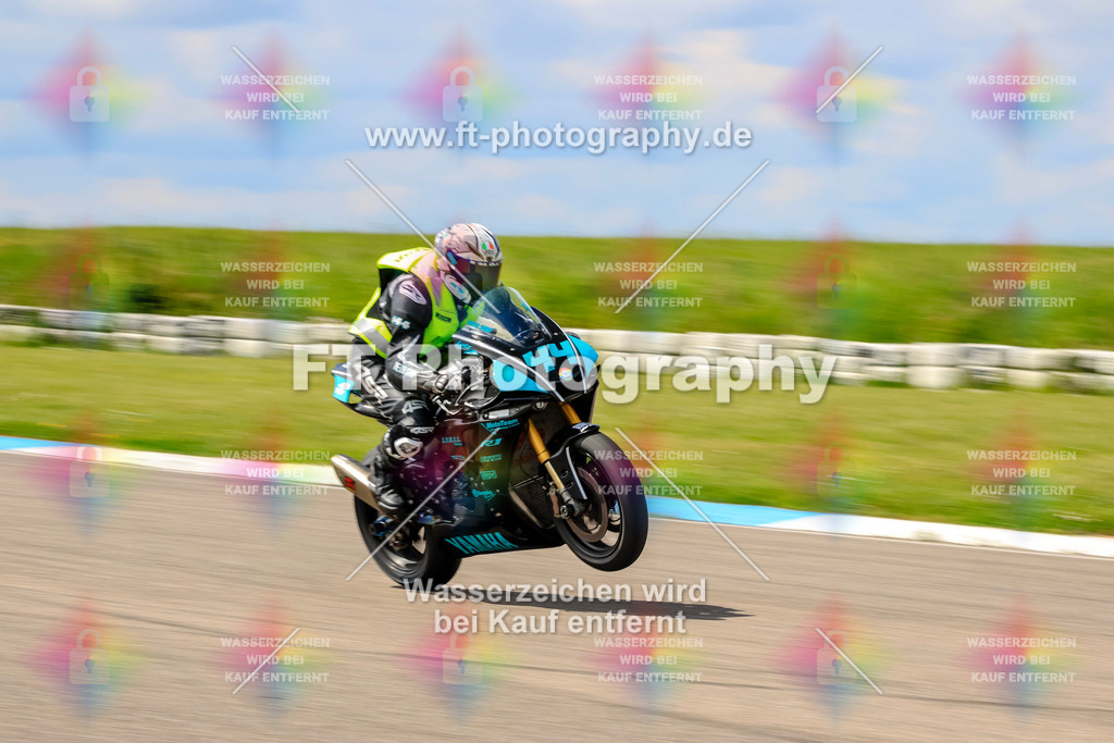 MotoTeam-0618 | Hier findet Ihr Bilder von Touristenfahrten auf der Nürburgring Nordschleife oder von anderen Veranstaltungen die ich besucht habe. Viel Spass beim Durch Schauen 