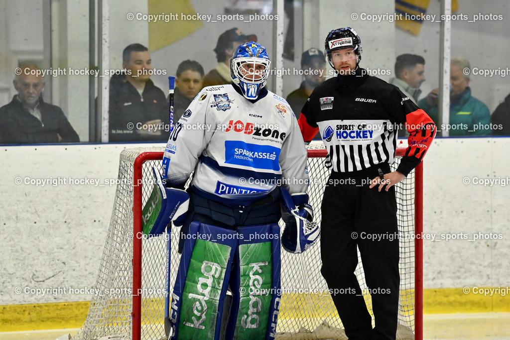 1. EHC Althofen vs. ESC Sparkasse Steindorf  | #70 Moser Lukas ESC Steindorf, OREL Stephan Referee, 1. EHC Althofen vs. ESC Sparkasse Steindorf , 1. EHC Althofen vs. ESC Sparkasse Steindorf  am 08.03.2026 in Althofen (Stadthalle Althofen), Austria, (Photo by Bernd Stefan)