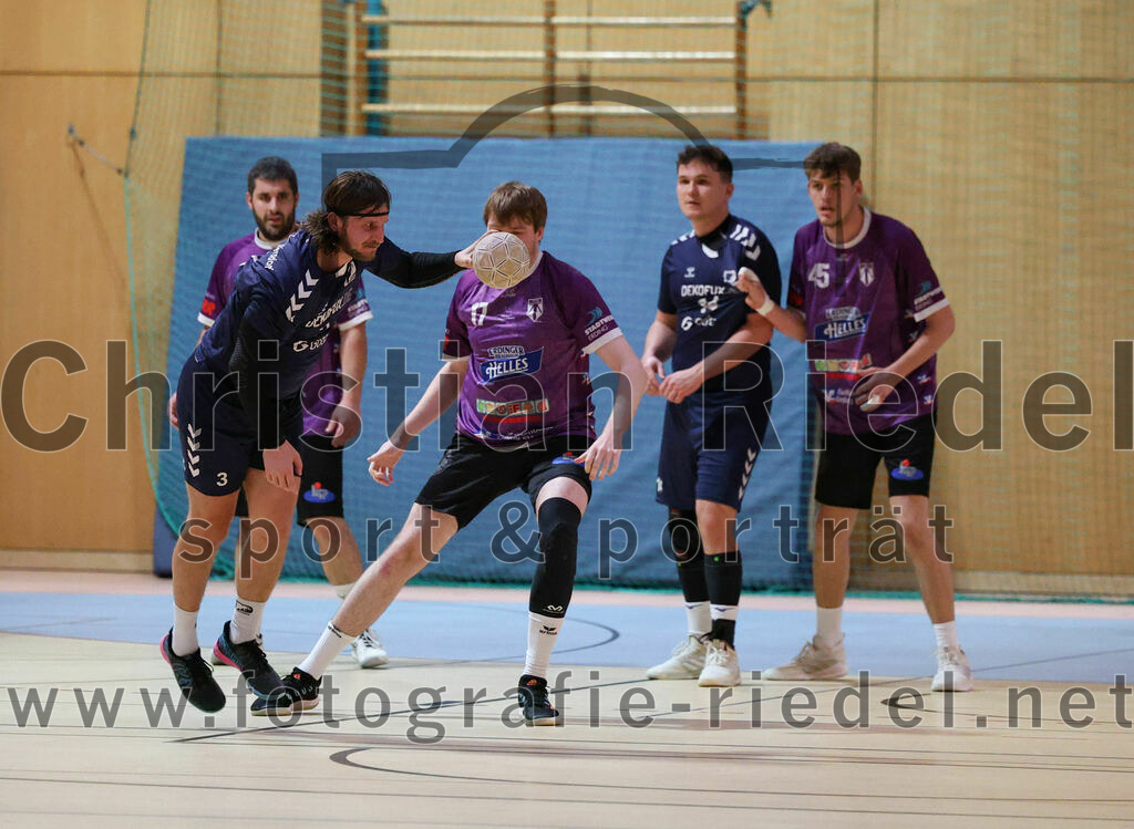 2023-12-09_091_SpVgg_Altenerding_gegen_TSV_Indersdorf | Erding, Deutschland, 09.12.2023:
Handball, Bezirksoberliga Männer 2023 / 2024, 10. Spieltag, SpVgg Altenerding gegen TSV Indersdorf, Endergebnis: 42:25

Tobias Bärsch (TSV Indersdorf, #3), Niklas Fleps (SpVgg Altenerding, #17)

Foto: Christian Riedel / fotografie-riedel.net