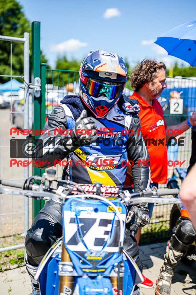 MaZZes_FotoMatrix_220703_2084 | UE40