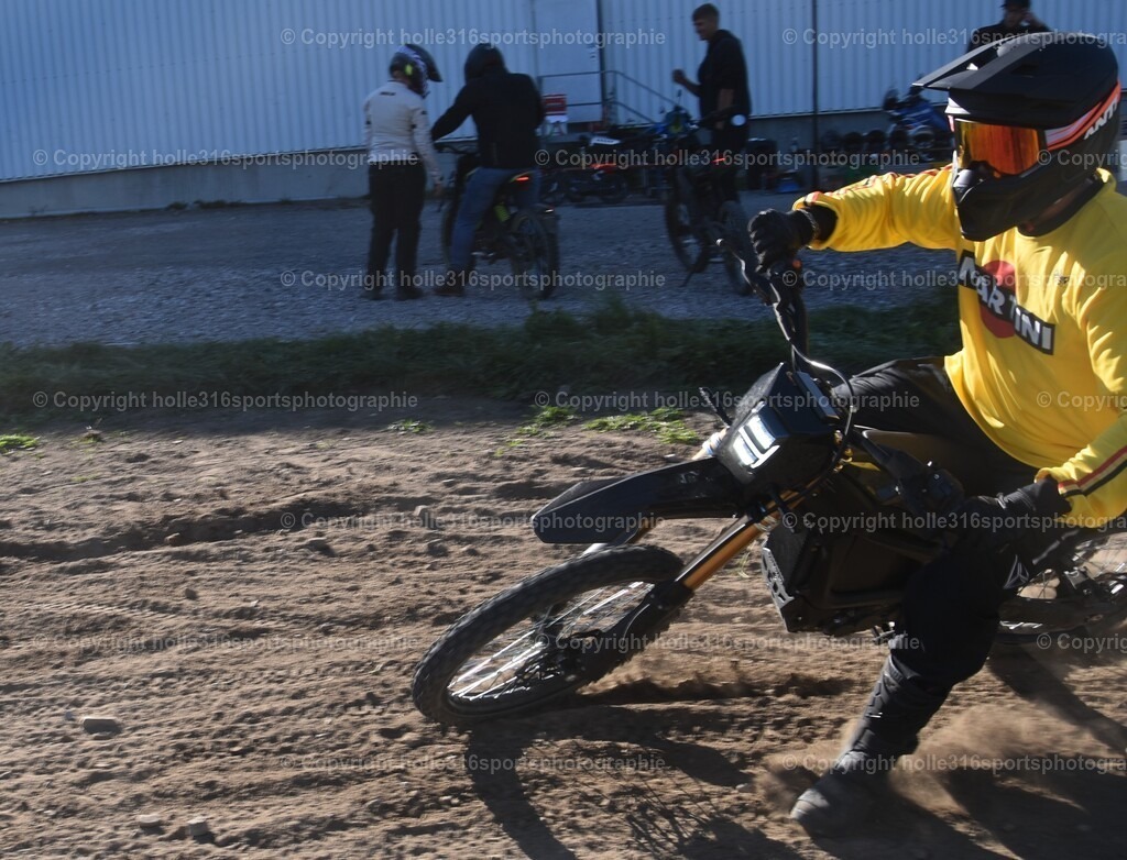 DSC_0186 | Sportfotografie , Motorsport, Motoross, Reitsport, Mointainbike, Enduro,
Landschaft , Outdoor, Eventfotografie, Landschaft, Bilder online bestellen - Realisiert mit Pictrs.com
