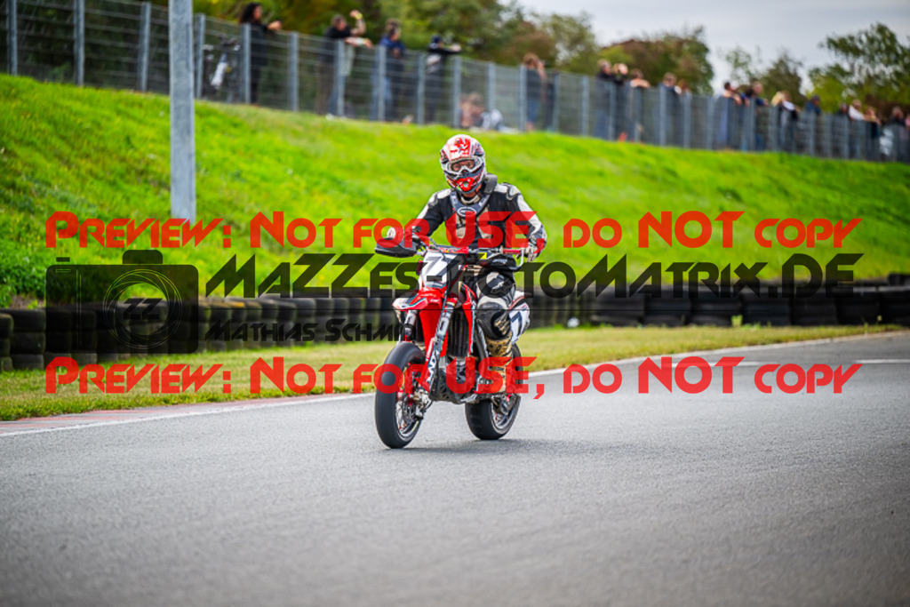 MaZZes_FotoMatrix_231001_0216 | S4