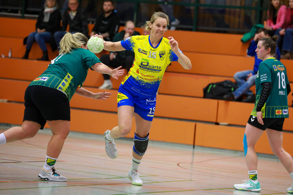 SVN_ SVFriedrichsfeld_141224_023 | Bildergalerie von Sport-Ereignissen aber auch von weiteren spannenden Dingen - nicht nur vom Niederrhein. In Anlehnung an den bekannten Spruch von Hanns Dieter Hüsch heißt das Motto: "Niederrhein ist überall".  - Realisiert mit Pictrs.com