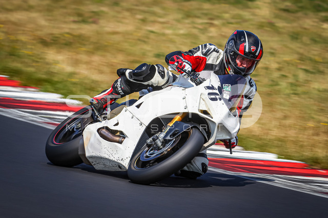 0016-260804MM-017_16 | Deine Full-Service-Agentur für ✔️Videoproduktionen und ✔️Motorsportfotografie Jetzt Angebot anfragen!