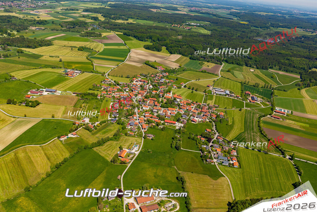 Aktuelles Luftbild von Machtlfing Andechs - Die Luftaufnahme wurde 2021 mittels UL-Flugzeug erstellt ( keine Drohne ) - hochauflösende Kamera-Systeme von  Canon -Beste Qualität - Für grossformatige Ausdrucke geeignet. Die Geschenkidee !