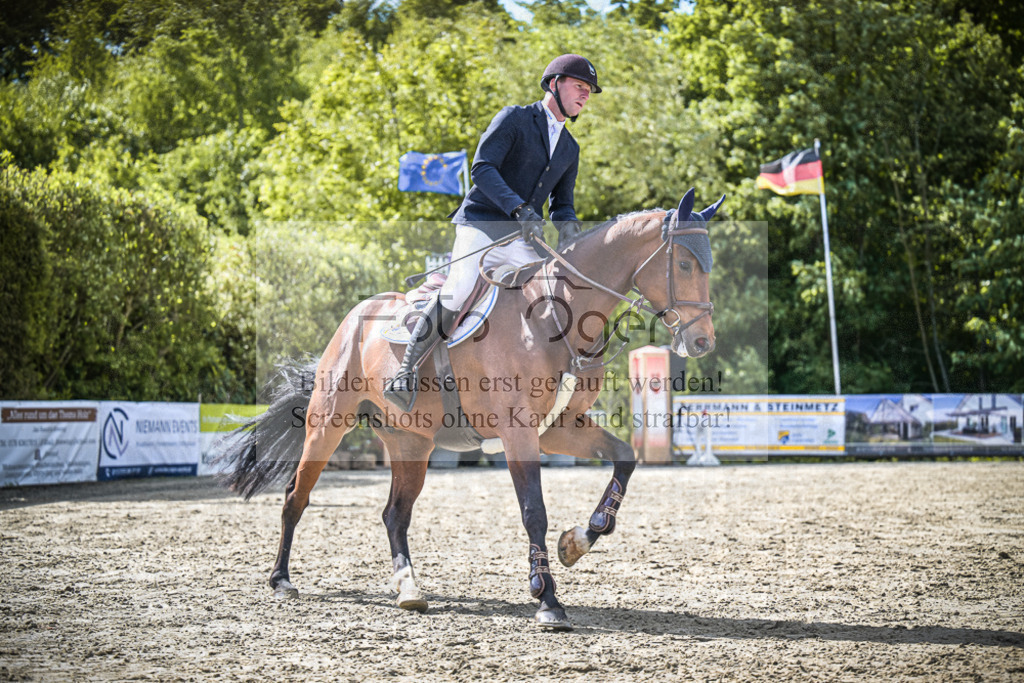 DOS_9658 | Entdecke hochwertige Reitturnierfotos von Foto Oger. Professionell, emotional und authentisch – jetzt Lieblingsmomente im Shop bestellen.Deutschlandweite Turnierfotografie. - Realisiert mit Pictrs.com