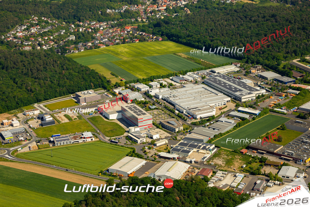 Das Luftbild zeigt Gewerbegebiet am Spitalholz Veitshöchheim - Die Luftaufnahme wurde 2023 vom UL-Flugzeug aus erstellt ( keine Drohne ) - Hochauflösende Luftaufnahme - Für grossformatige Ausdrucke geeignet. Die Geschenkidee !Mit Lizenz und Bildrechte bestellbar