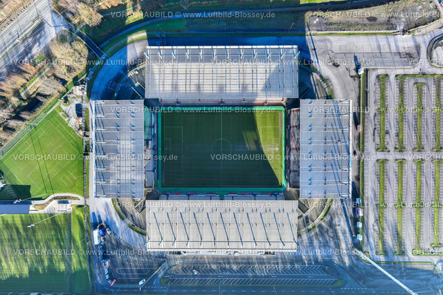 Essen241260094RWE-StadionAnDerHaffenstrasse | Luftbild, Fußballstadion an der Hafenstraße des Clubs Rot-Weiss Essen,3. Bundesliga , Essen-Borbeck, Tribünen, ,Essen, Ruhrgebiet, Nordrhein-Westfalen, Deutschland Copyright: Blossey Mantler
