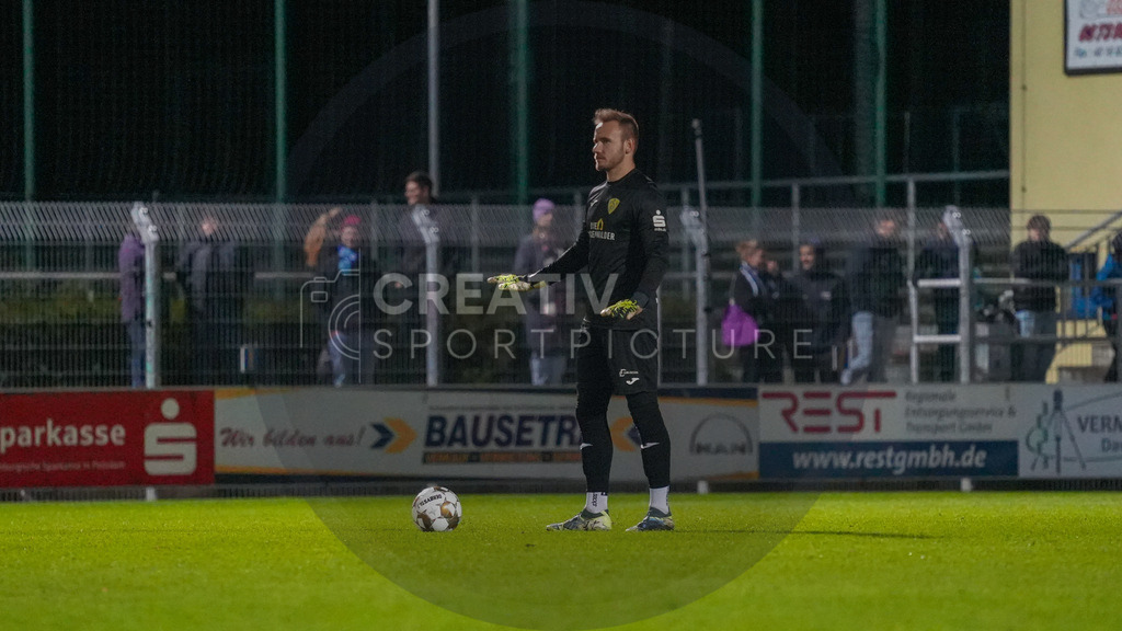 Fußball, Herren, Saison 2025/2026, Regionalliga Nordost, 13. Spieltag, FSV 63 Luckenwalde vs. SV Babelsberg 03, Freitag 24.10.2025, Werner-Seelenbinder-Stadion Luckenwalde, | Fußball, Herren, Saison 2025/2026, Regionalliga Nordost, 13. Spieltag, FSV 63 Luckenwalde vs. SV Babelsberg 03, Freitag 24.10.2025, Werner-Seelenbinder-Stadion Luckenwalde, Im Bild: Florian Palmowski (Luckenwalde) - Realisiert mit Pictrs.com