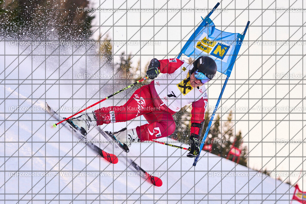 ALP0135_MastersCup-RTL-I_LKHF_Esletzbichler Elfriede | NÖ Raiffeisen MastersCup, Jugend - Damen - Herren, Riesentorlauf-Rennen 1 auf der Fuchswaldpiste, durchführender Verein: Schiklub Lackenhof, So 9. Februar 2025.