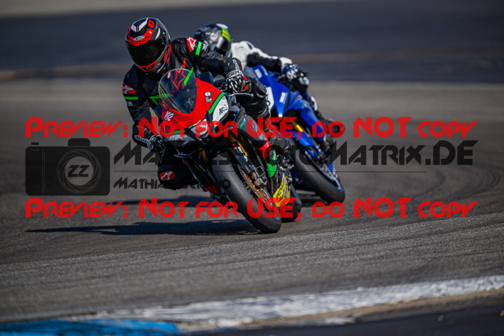 MaZZes_FotoMatrix_230410_9267 | WEISS