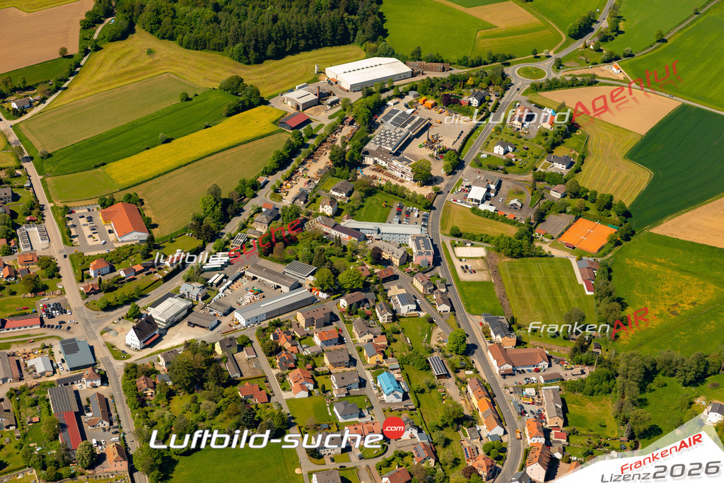 Das Luftbild zeigt :  Floß - Die Luftaufnahme wurde 2024 vom UL-Flugzeug aus erstellt ( keine Drohne ) - Hochauflösende Luftaufnahme - Für grossformatige Ausdrucke geeignet. Die Geschenkidee !Mit Lizenz und Bildrechte bestellbar