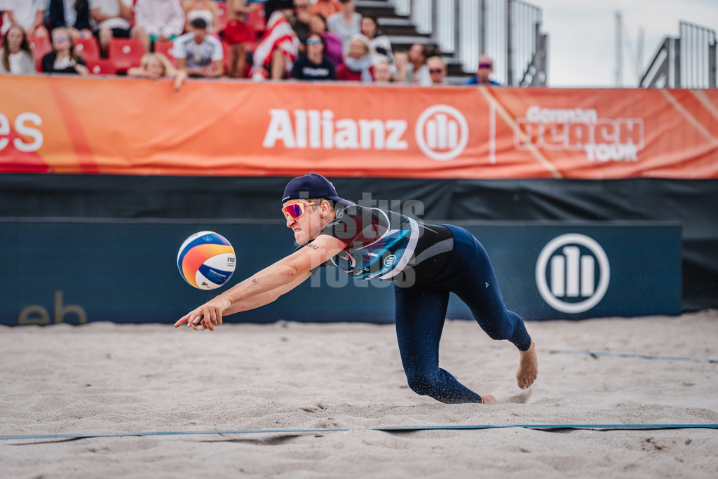 Beachvolleyball | Frauen | Allianz German Beach Tour 2024 | Tourstop Kühlungsborn | 10.08.2024 | Melanie Gernert spielt den Ball