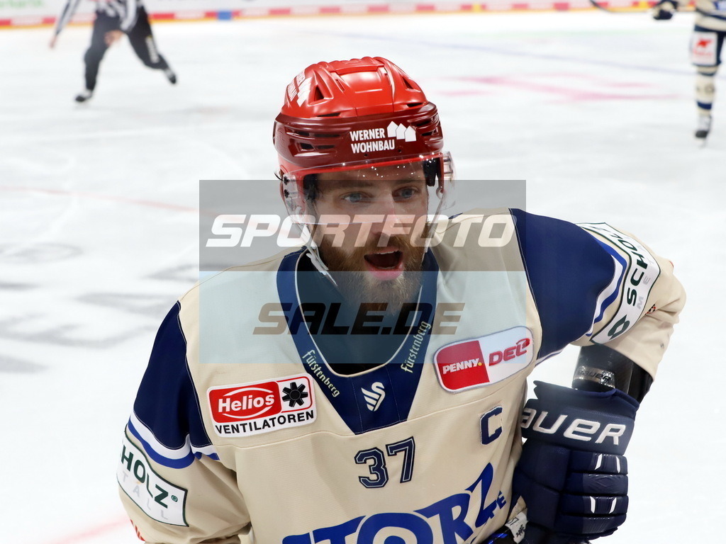 Thomas Larkin - SWW | Thomas Larkin - SWW - Realisiert mit Pictrs.com