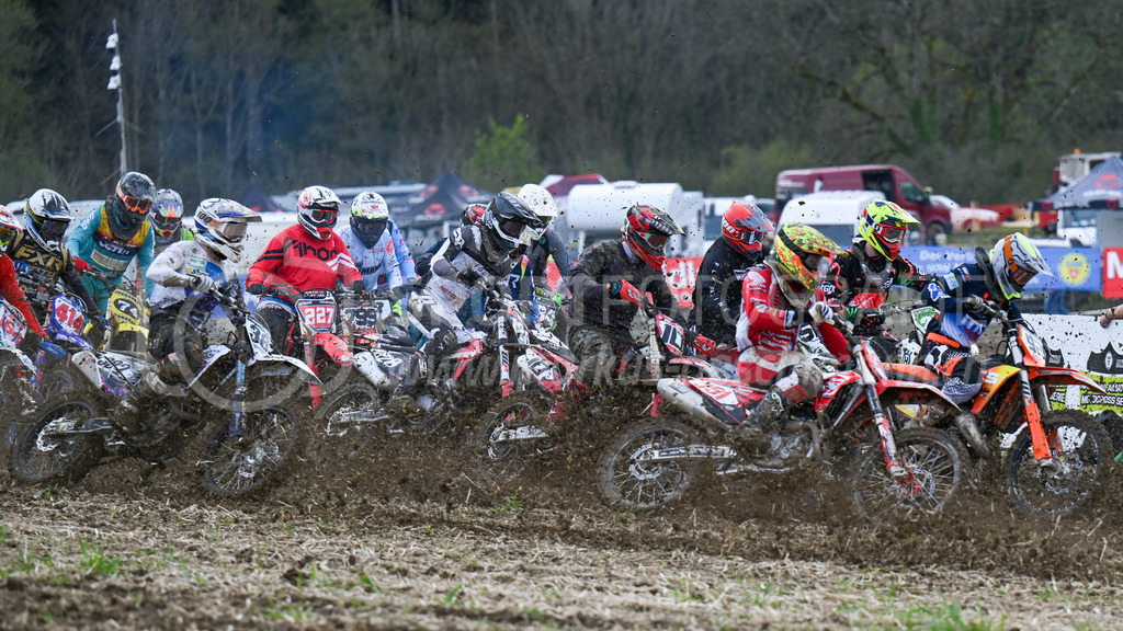 Motocross Schlatt bei Winterthur - 29. April 2023 | Start der Kategorie MX2 am Motocross Schlatt bei Winterthur, 29. April 2023.
Instagram: @mx_schlatt | @mc_wila | @sam_schweiz
Bild: Sportfotografie Markus Aeschimann | www.markus-aeschimann.ch - Realisiert mit Pictrs.com