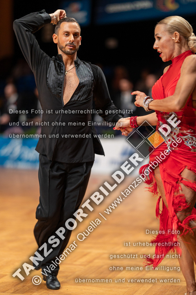 20230812-10949 | Hier finden Sie Tanz Bilder vom Latein und Standard Formationen tanzen. Sportbilder vom Tanzsport. Schöne Fotos und von Weltmeisterschaft, Europameisterschaft, Bundesliga, Regionalliga, Oberliga und Landesliga sowie von GOC Stuttgart, DanceComp, WM Bremen