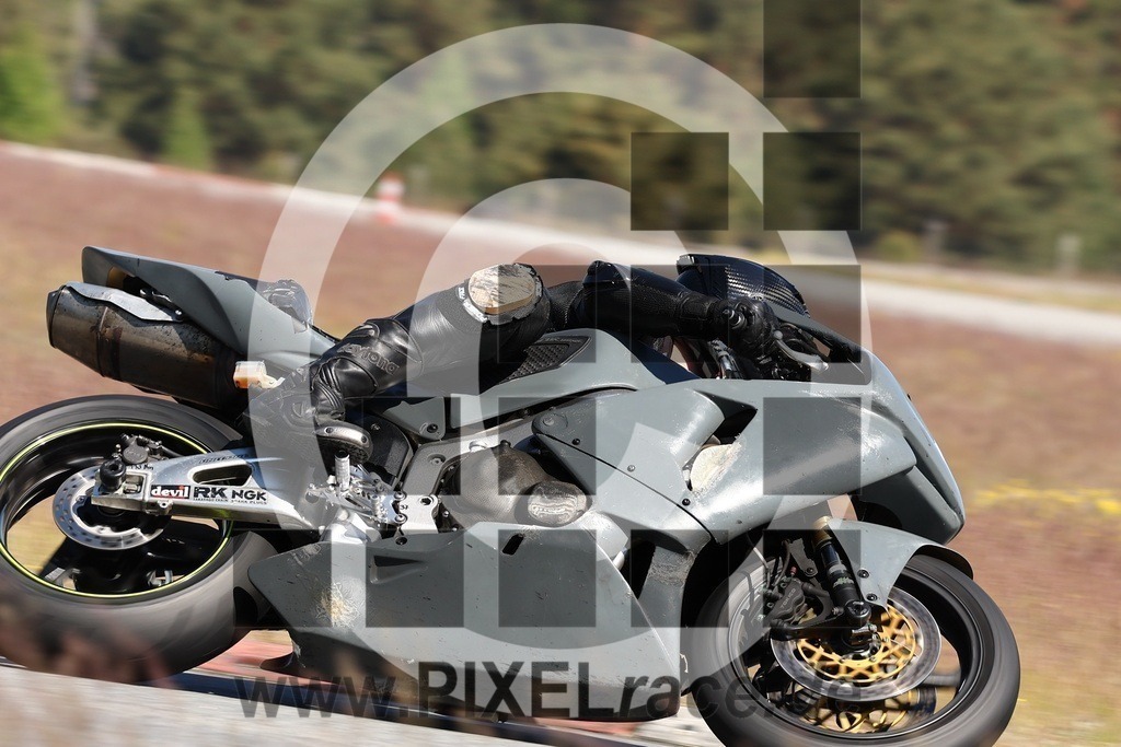 0063-20240509_02223 | Schöne Erinnerungen an spannende Momente - das festzuhalten ist unser Job. PIXELrace.de ist seit 2003 auf den Rennstrecken Europas unterwegs um die Action draußen beim Fahren und die wunderbare Stimmung imm Fahrerlager für euch einzufangen.